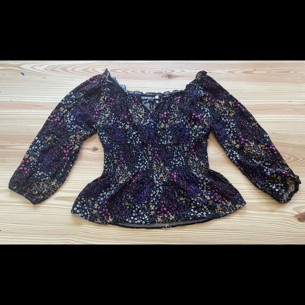No Boundaries Women’s Large Floral Blouse